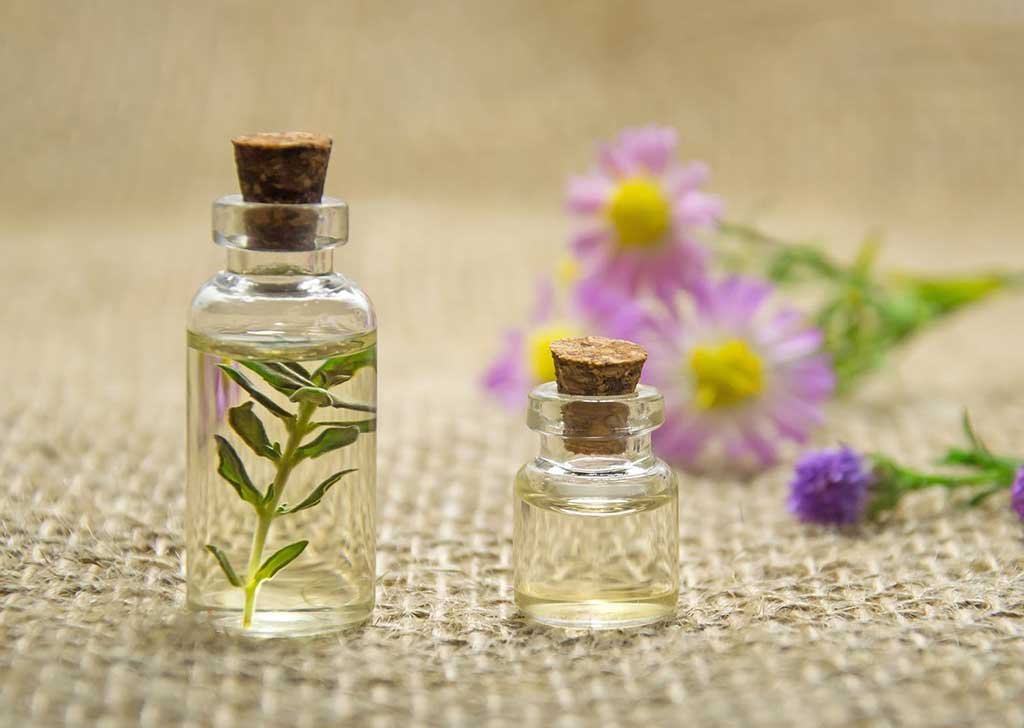 Parfum berbahan dasar alami